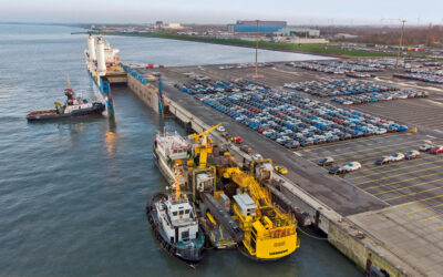 Floating transhipment in Cuxhaven