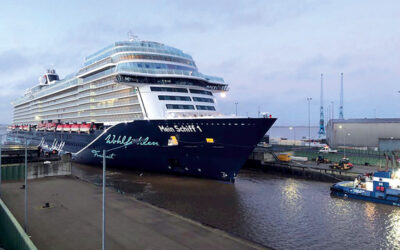 Double dock lock for “Mein Schiff 1”