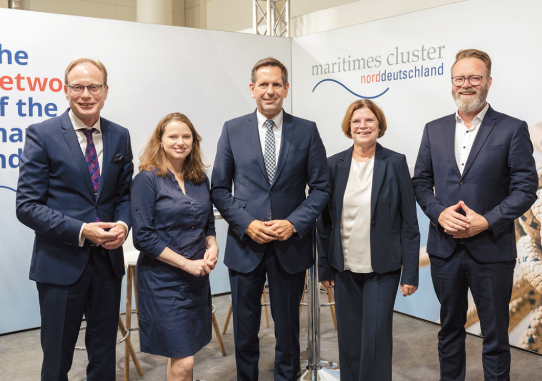 Minister- und Senatorinnen-Empfang am Stand des Maritimen Clusters Norddeutschland - mit Kristina Vogt, Dr. Melanie Leonhard, Jochen Schulte, Olaf Lies und Claus Ruhe Madsen.