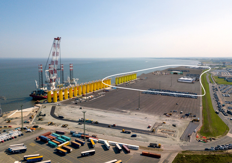 Cuxhaven erweitert seine Flächen für den Umschlag und die Lagerung von On- und Offshore-Windkraftanlagen.