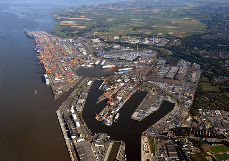 Luftansicht vom Hafen in Bremerhaven