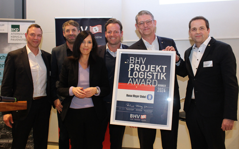 Gruppenbild mit mehreren Personen anlässlich der Ausschreibung des BHV-Projektlogistik Award